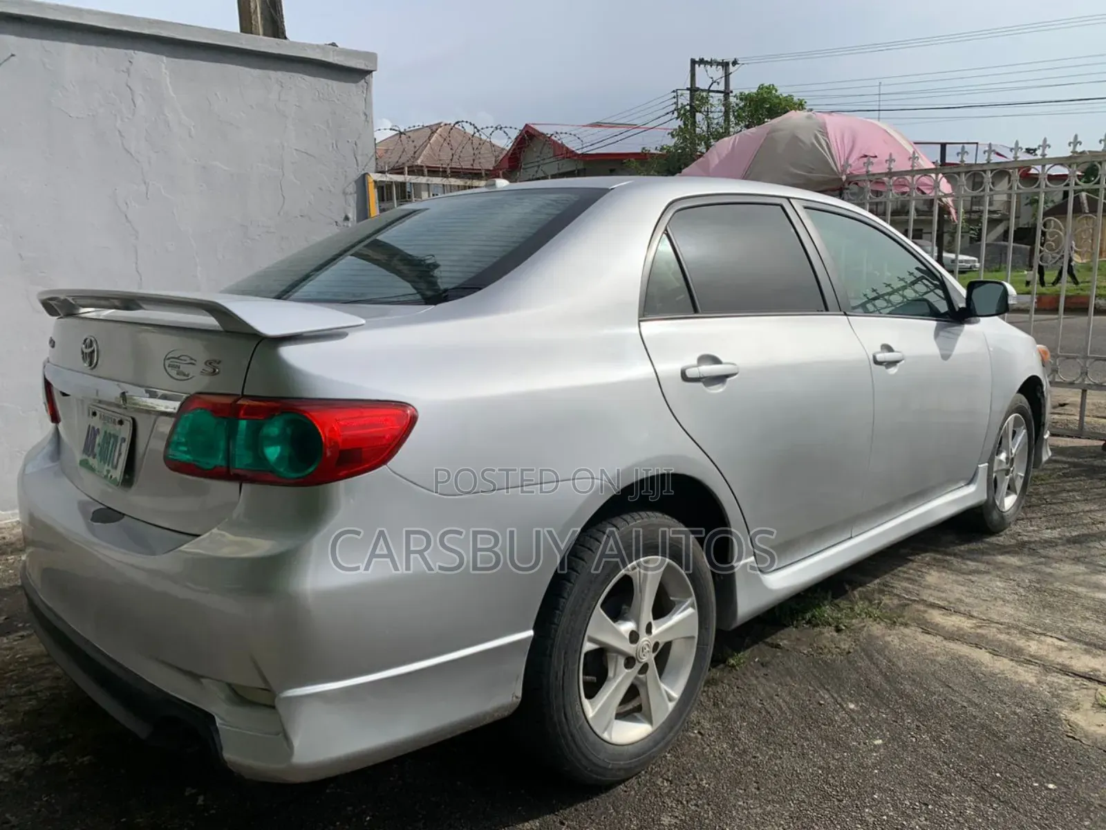 Toyota Corolla LE 4dr Sedan (1.8L 4cyl 4A) 2011 Silver