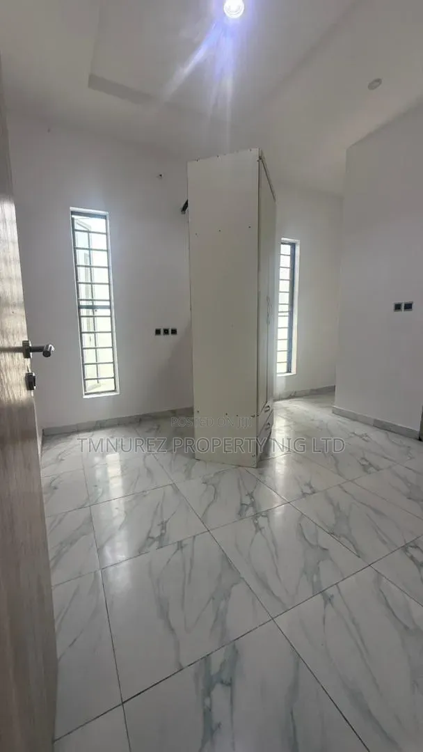 4bdrm Duplex in Ikota for rent