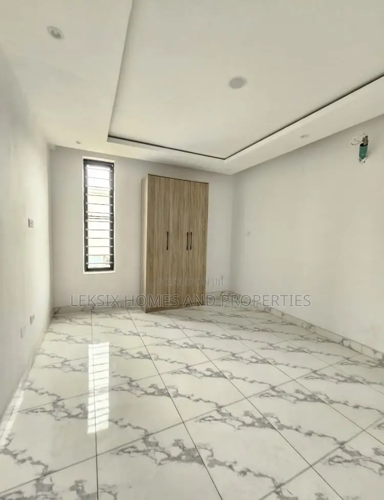 4bdrm Duplex in A Well Secured, Ologolo for sale