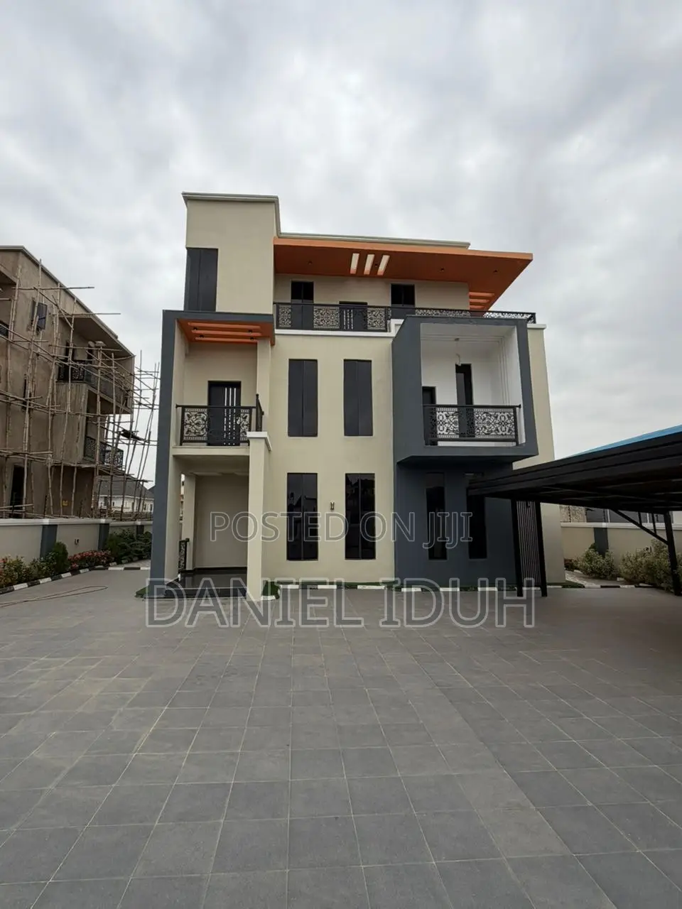 5bdrm Duplex in Apo Resettlement for sale