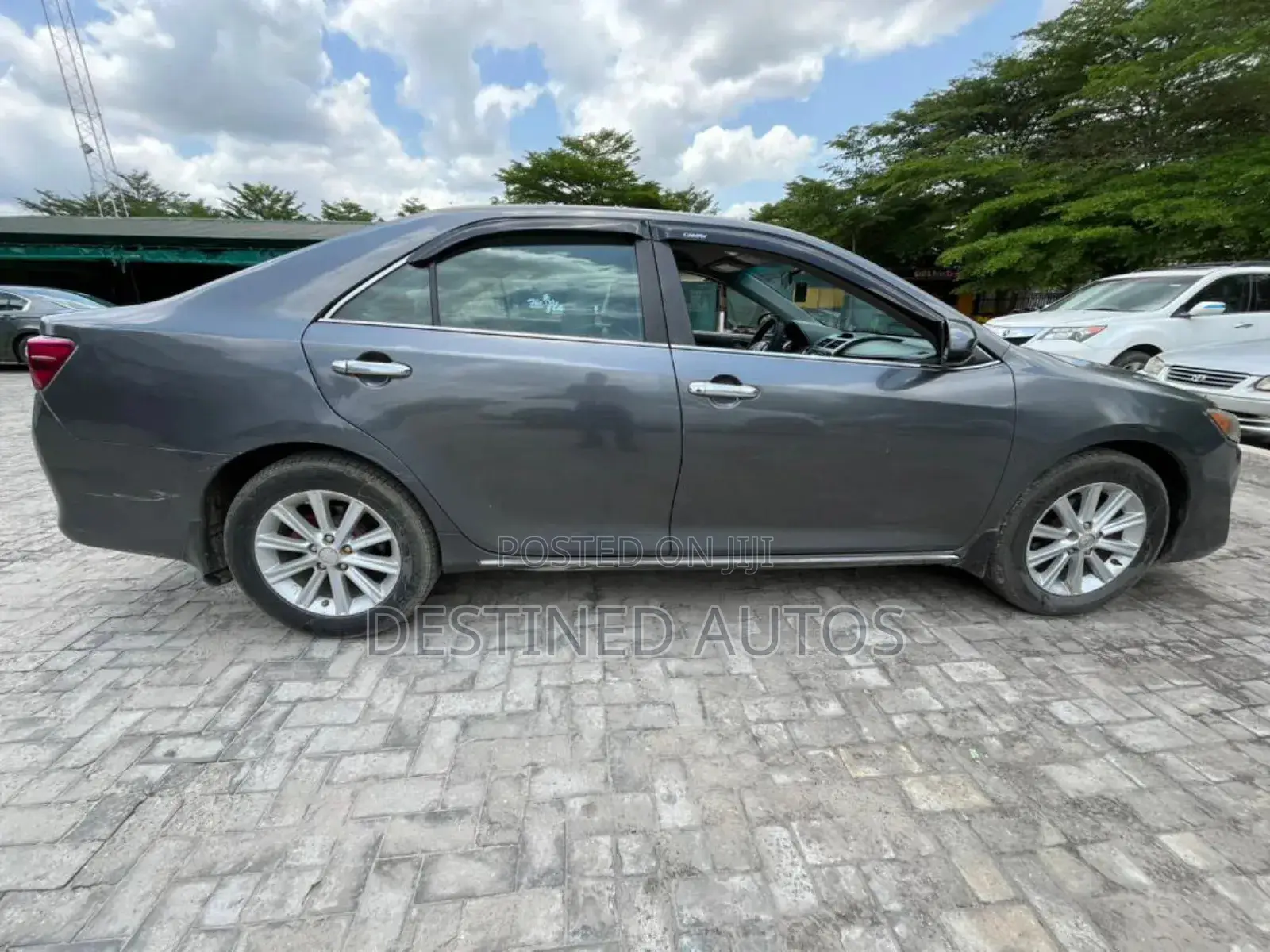 Toyota Camry LE 4dr Sedan (2.5L 4cyl 6A) 2012 Gray