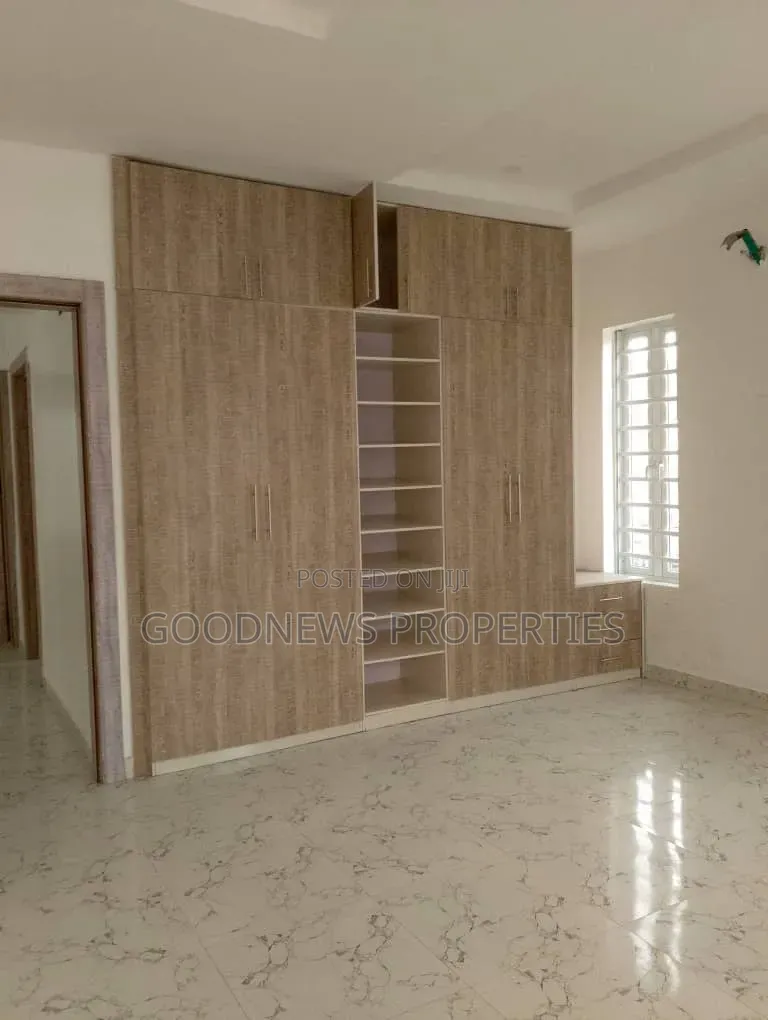 5bdrm Duplex in Curbert Court Lekki, Ajah for sale