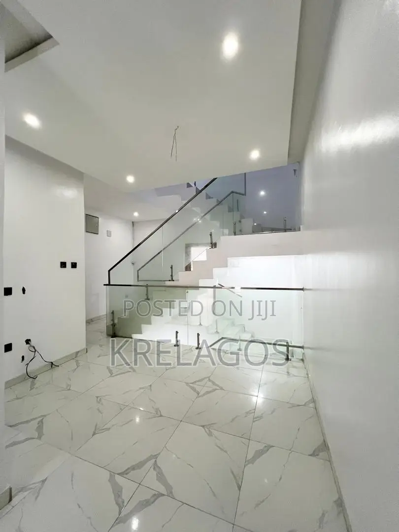 4bdrm Duplex in Orchid, Chevron for sale