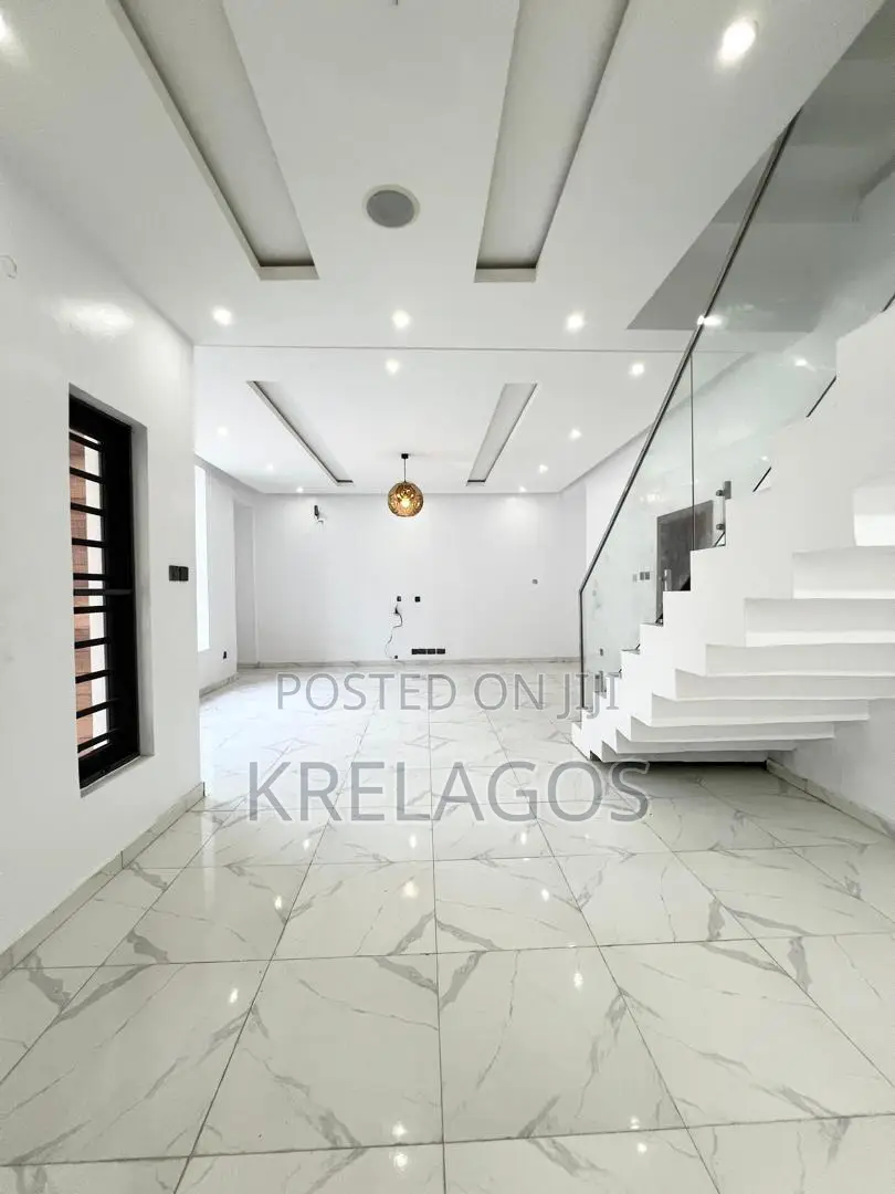 4bdrm Duplex in Orchid, Chevron for sale
