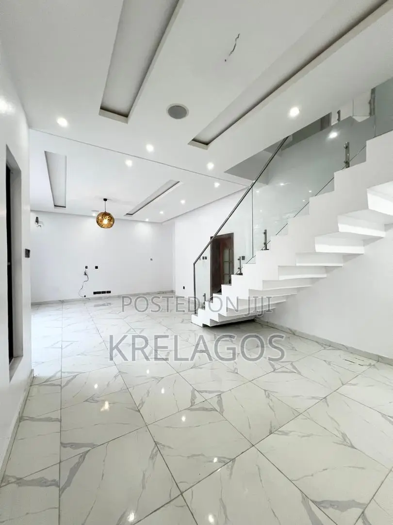 4bdrm Duplex in Orchid, Chevron for sale