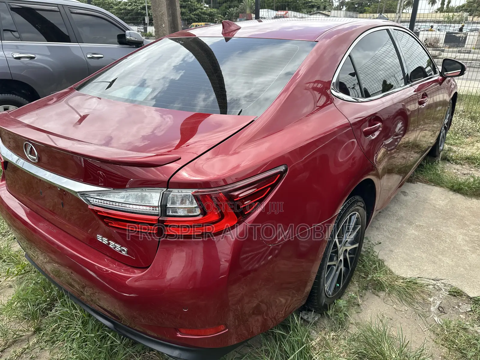 Lexus ES 350 FWD 2016 Red