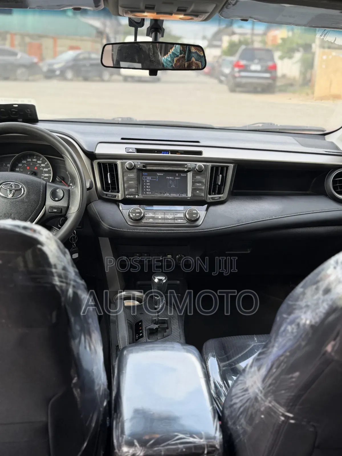 Toyota RAV4 XLE 4dr SUV (2.5L 4cyl 6A) 2014 Red