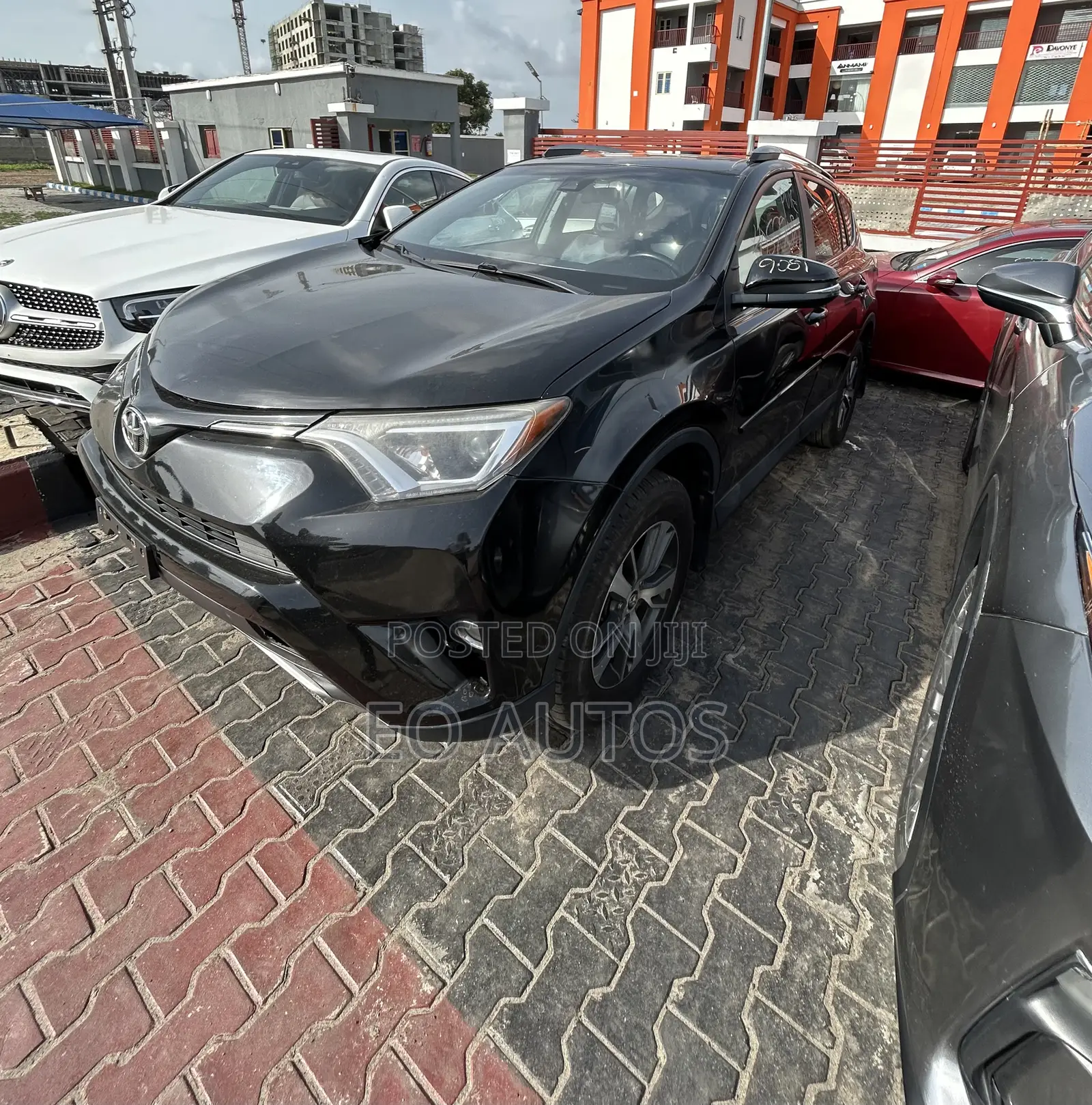 Toyota RAV4 XLE AWD (2.5L 4cyl 6A) 2017 Black