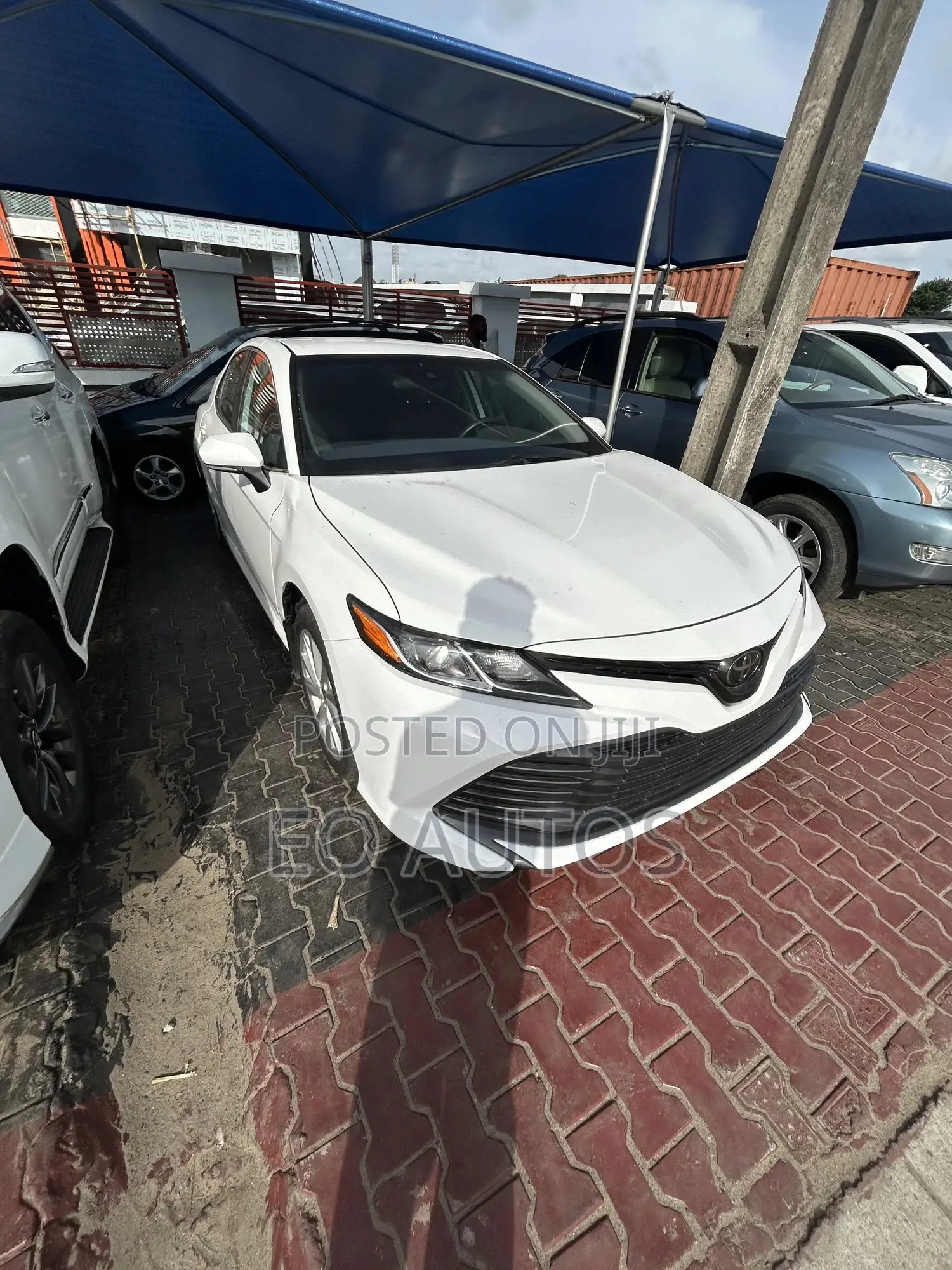 Toyota Camry LE (2.5L 4cyl 8A) 2019 White