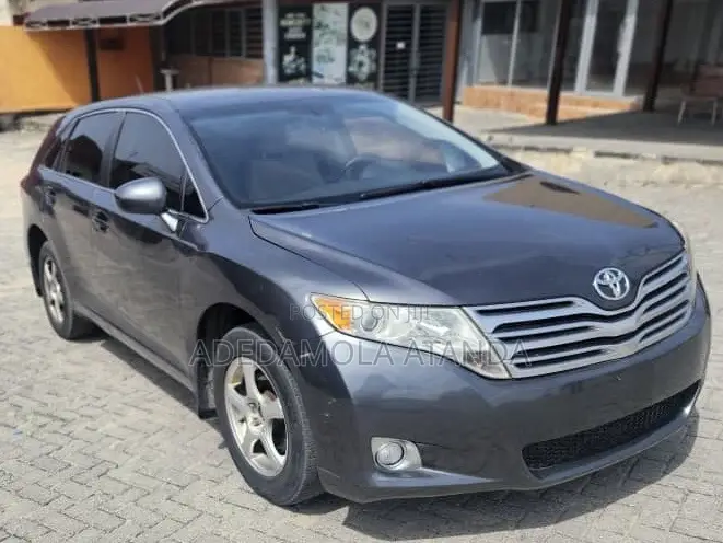 Toyota Venza LE 2011 Gray