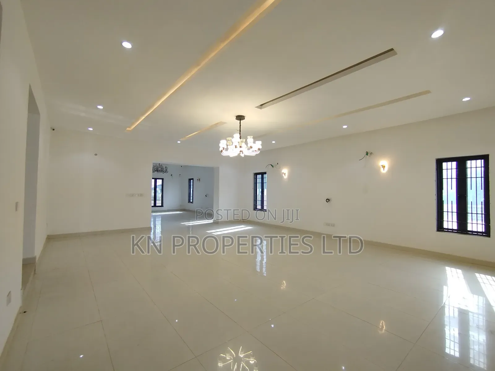 7bdrm Mansion in Gusape, Guzape District for sale