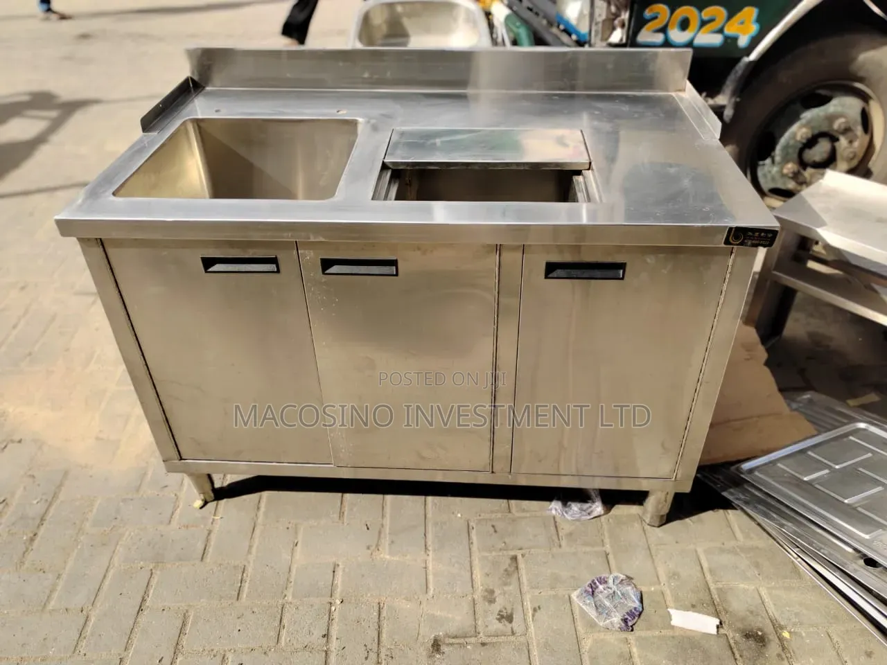 Foreign Used Commercial Stainless Steel Sink and Work Table