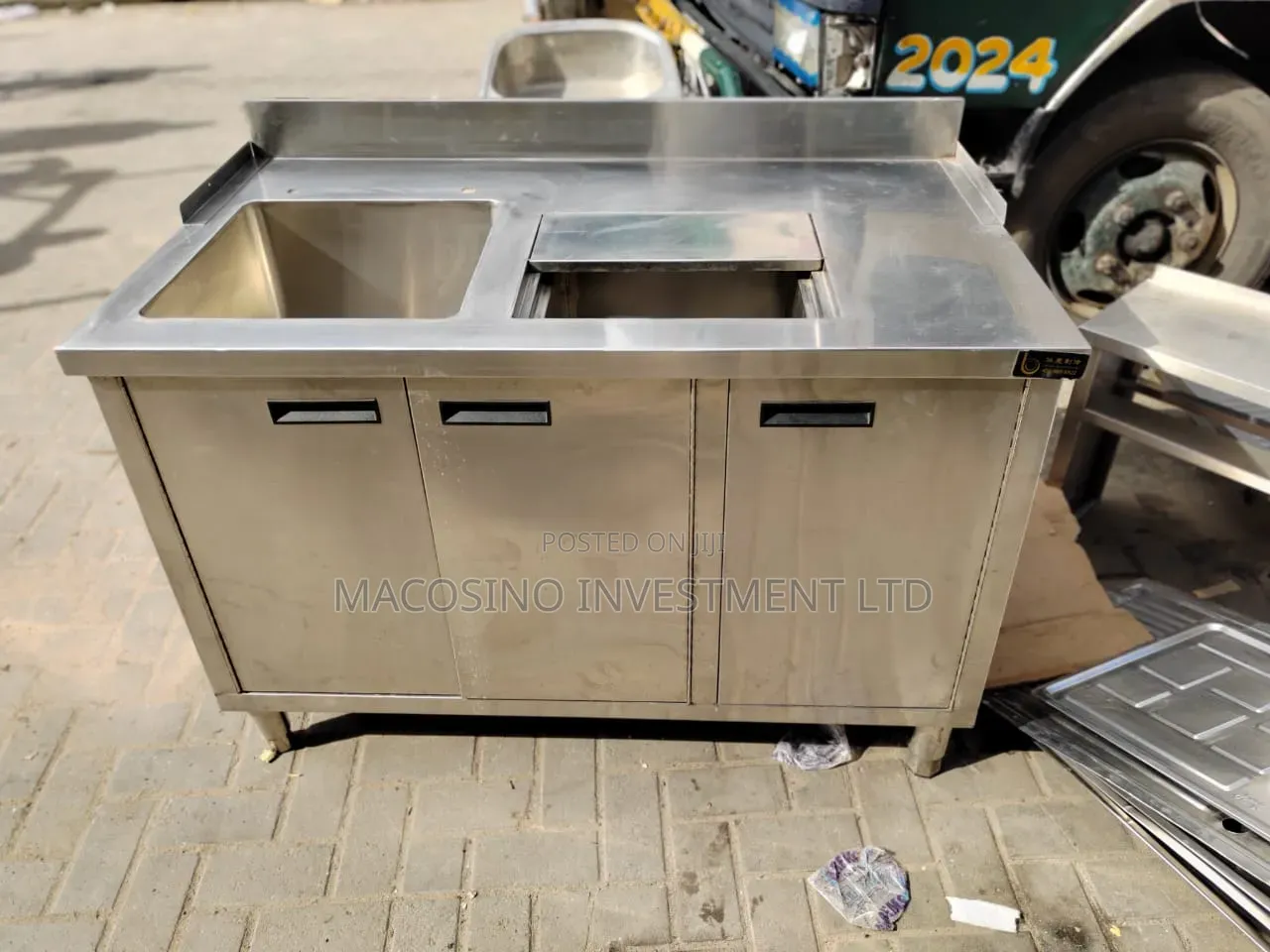 Foreign Used Commercial Stainless Steel Sink and Work Table