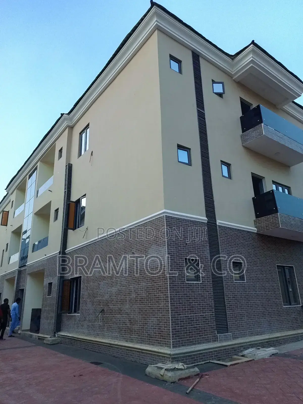 3bdrm Block of Flats in Mabushi for sale