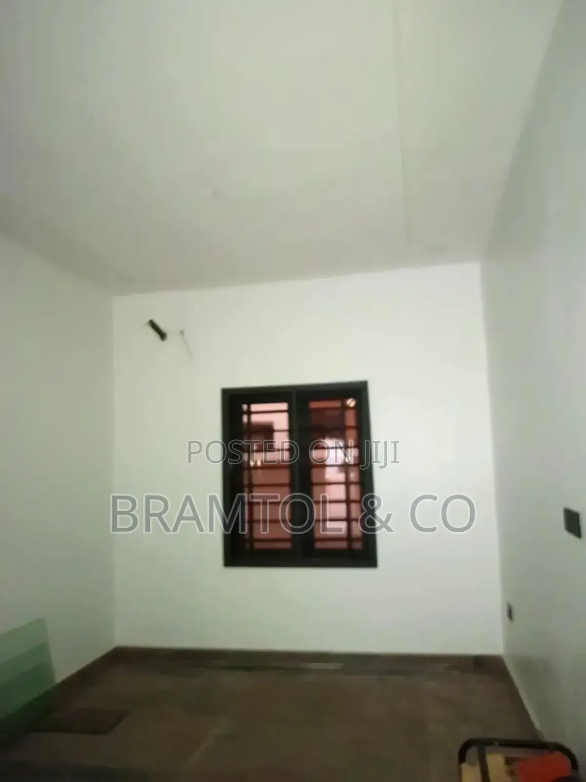 3bdrm Block of Flats in Mabushi for sale