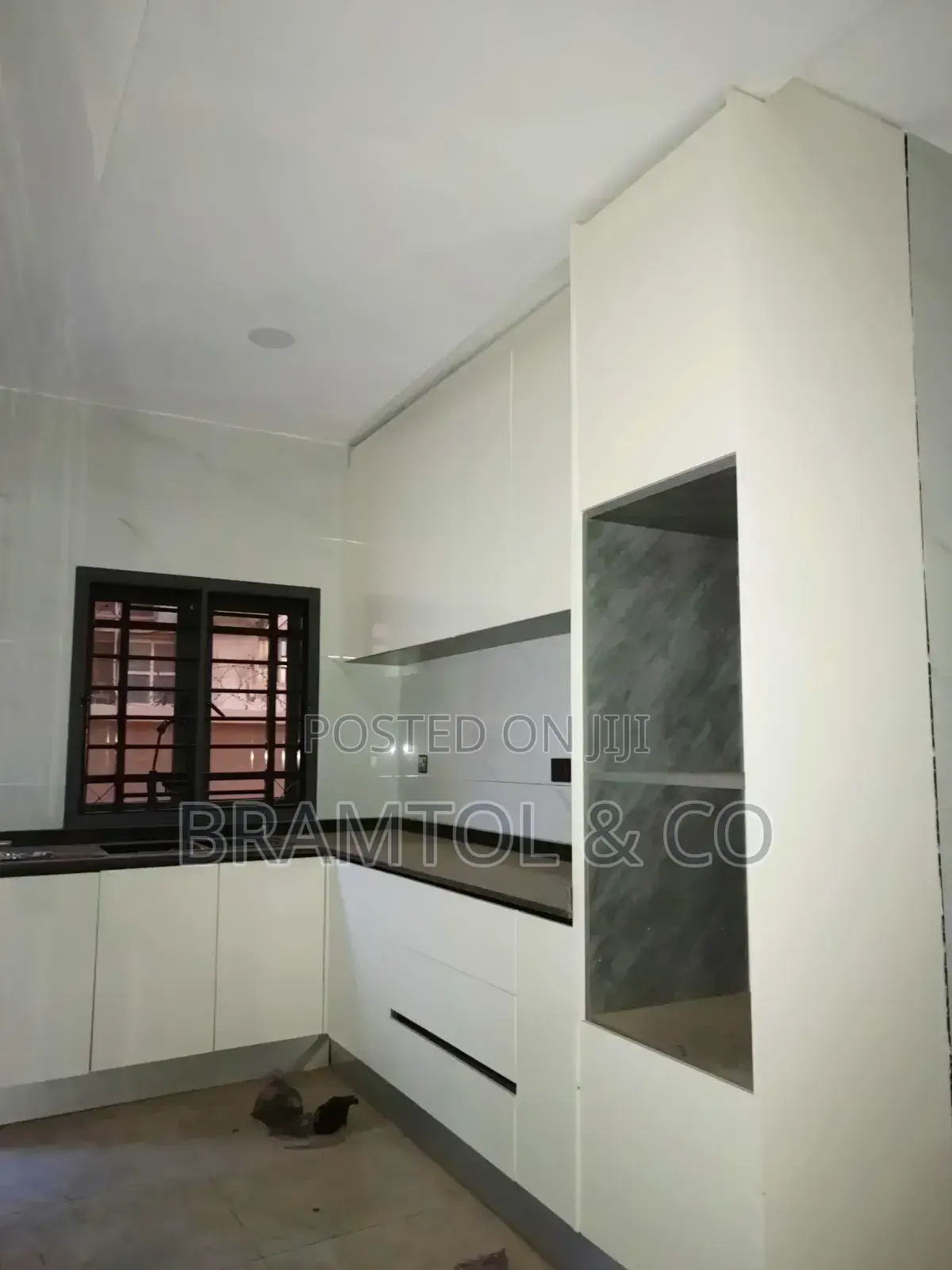 3bdrm Block of Flats in Mabushi for sale