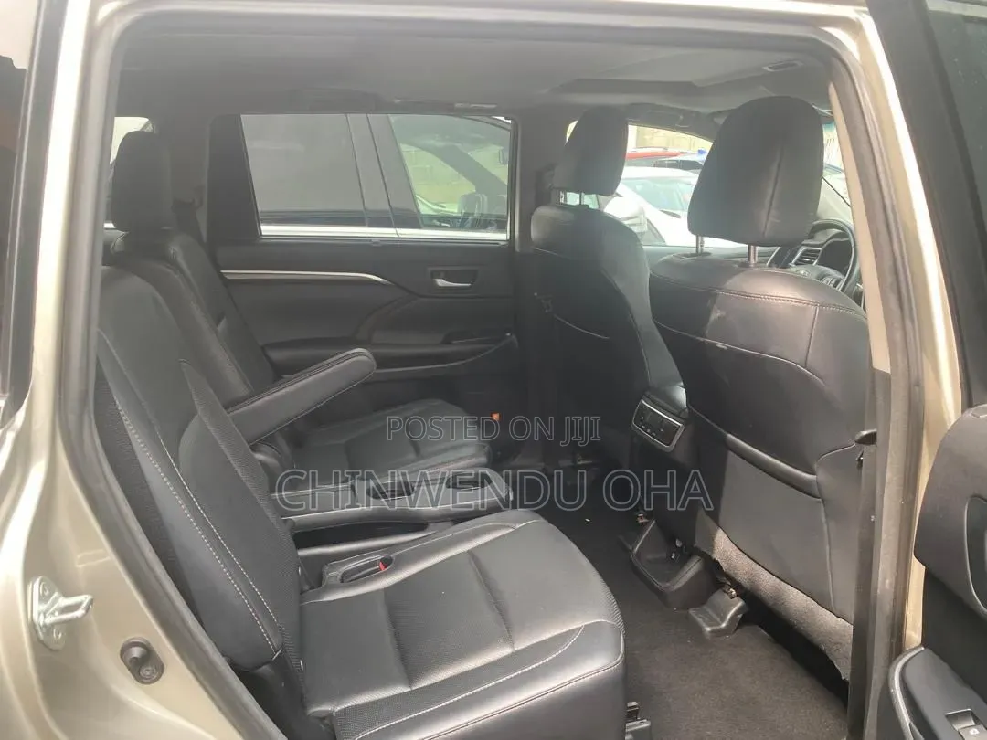 Toyota Highlander 2015 Gold