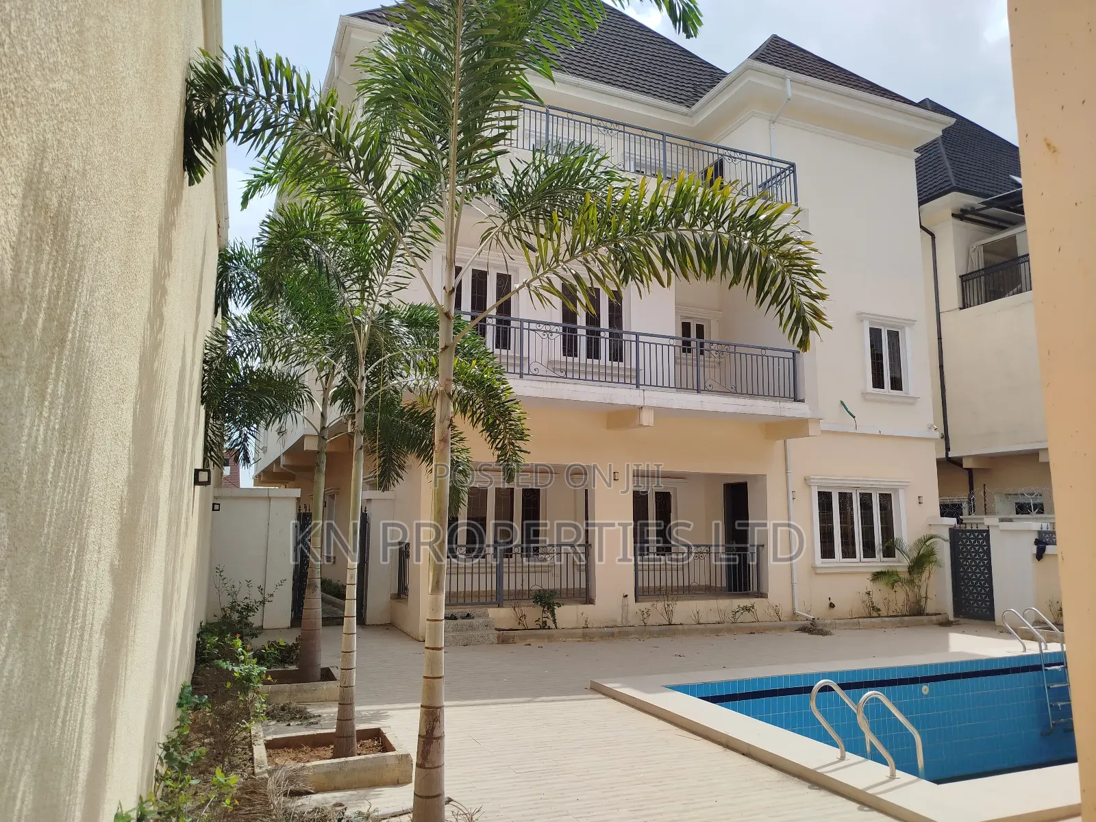 7bdrm Duplex in Asokoro for sale