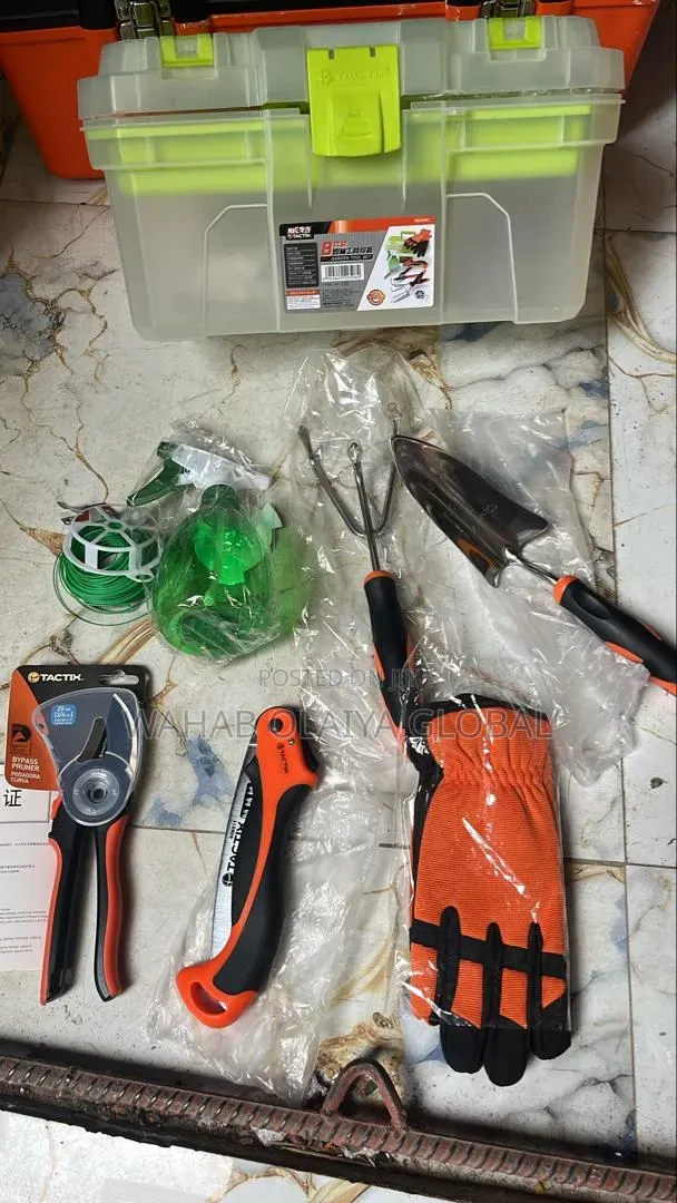 8pcs Gardening Tool Set With Pruner Gloves Spray Bottle Box
