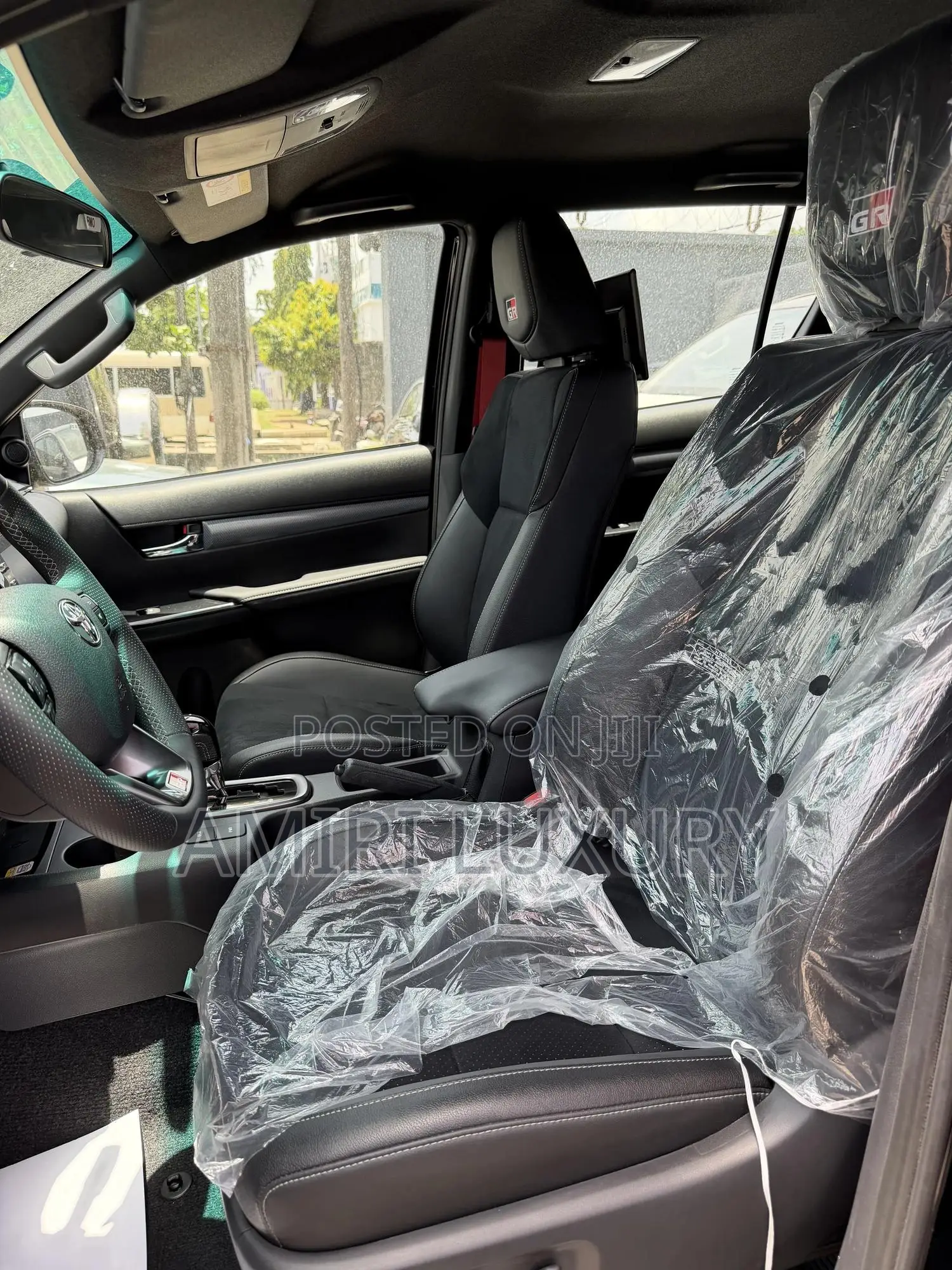 New Toyota Hilux 2025 Black