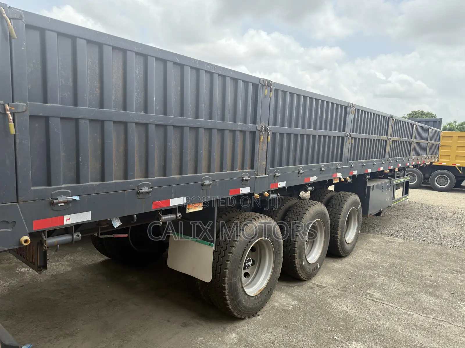 Brand New Side Wall Semi Trailer Body.