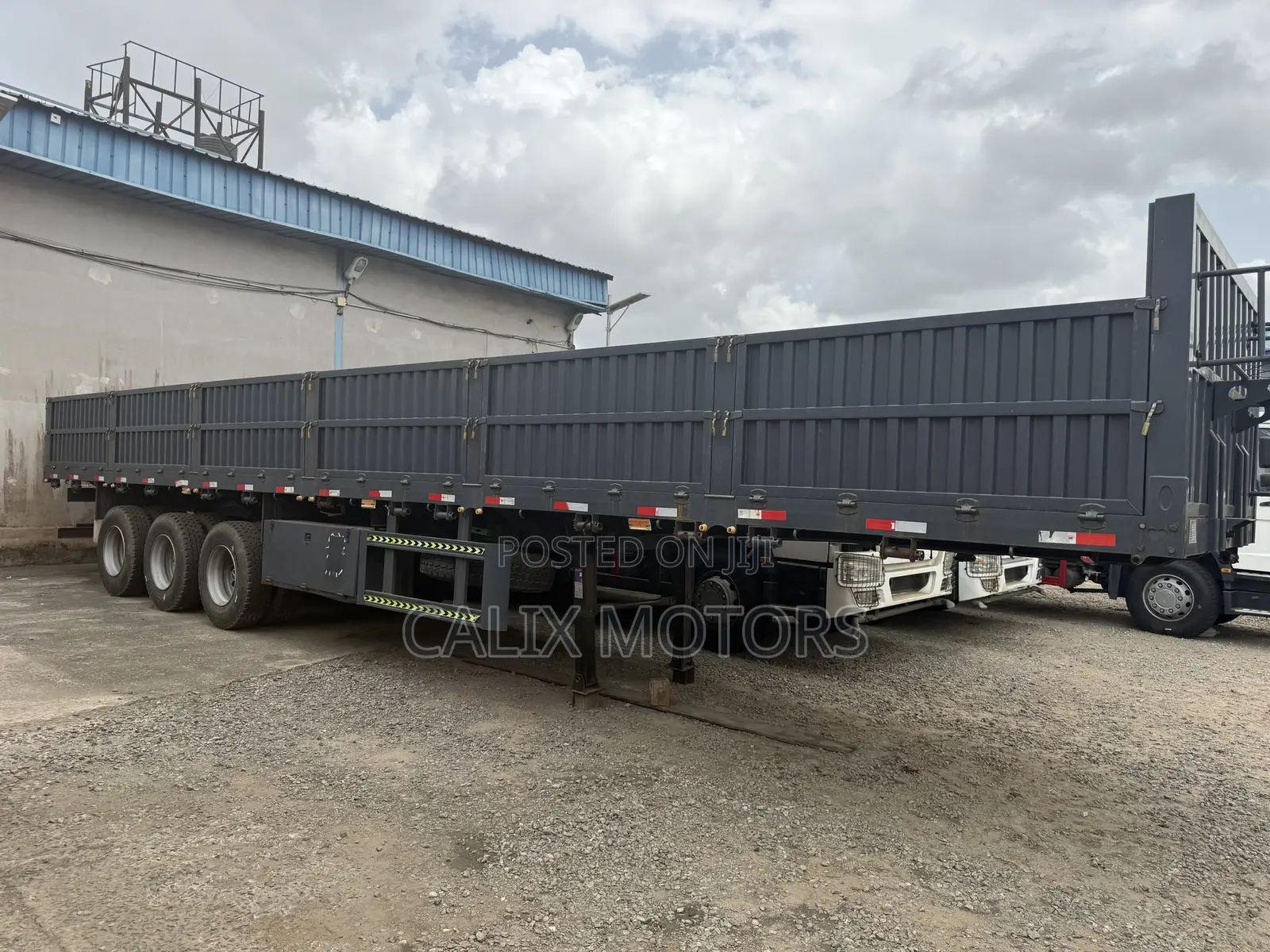Brand New Side Wall Semi Trailer Body.
