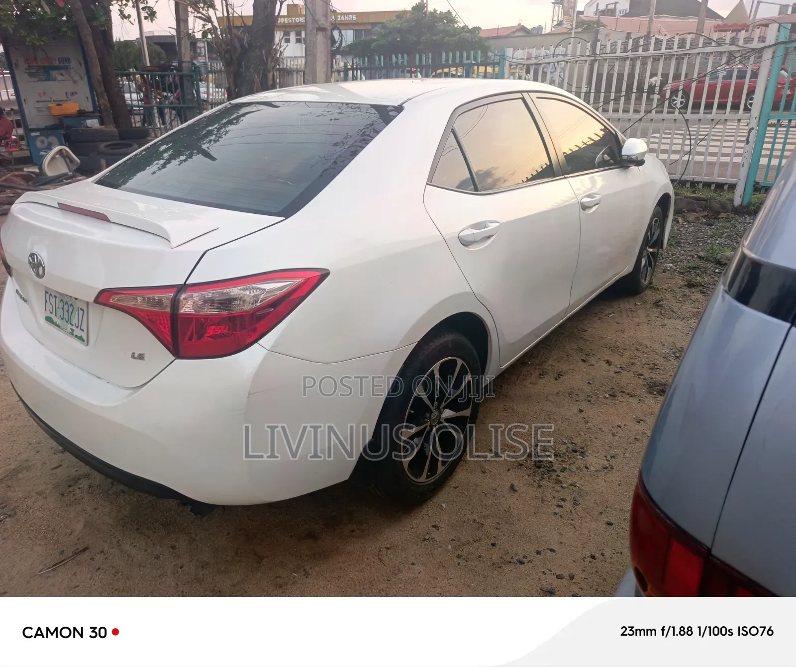 Toyota Corolla SE (1.8L 4cyl 6M) 2018 White