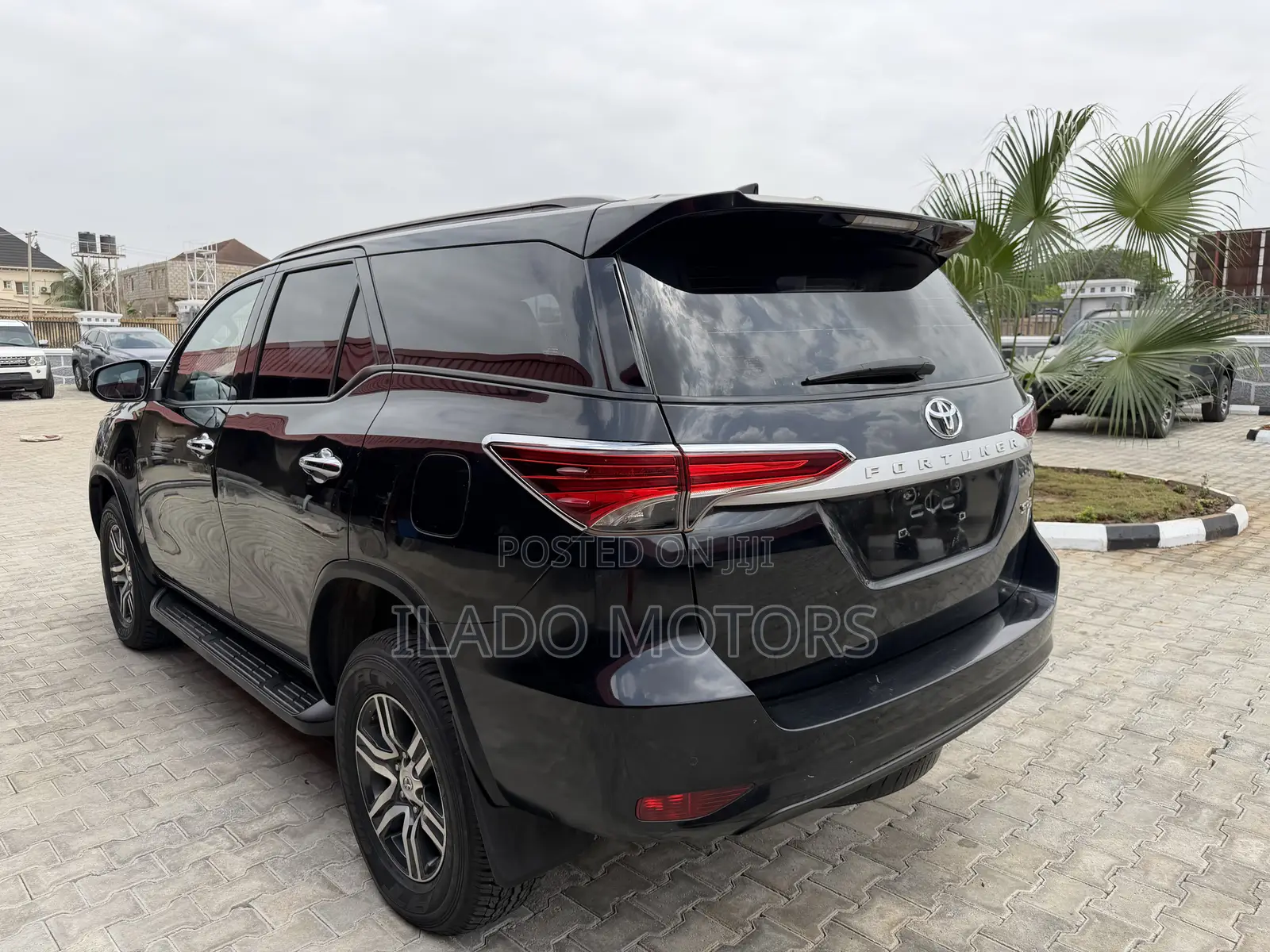 Toyota Fortuner 2023 Black