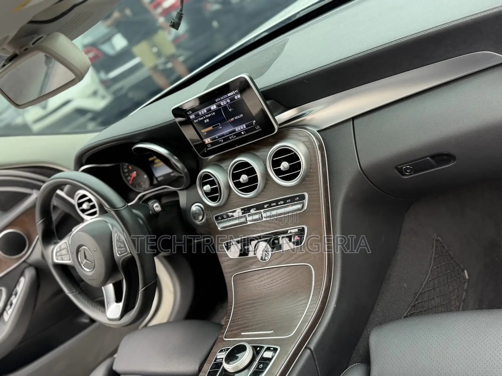 Mercedes-Benz C300 2017 White