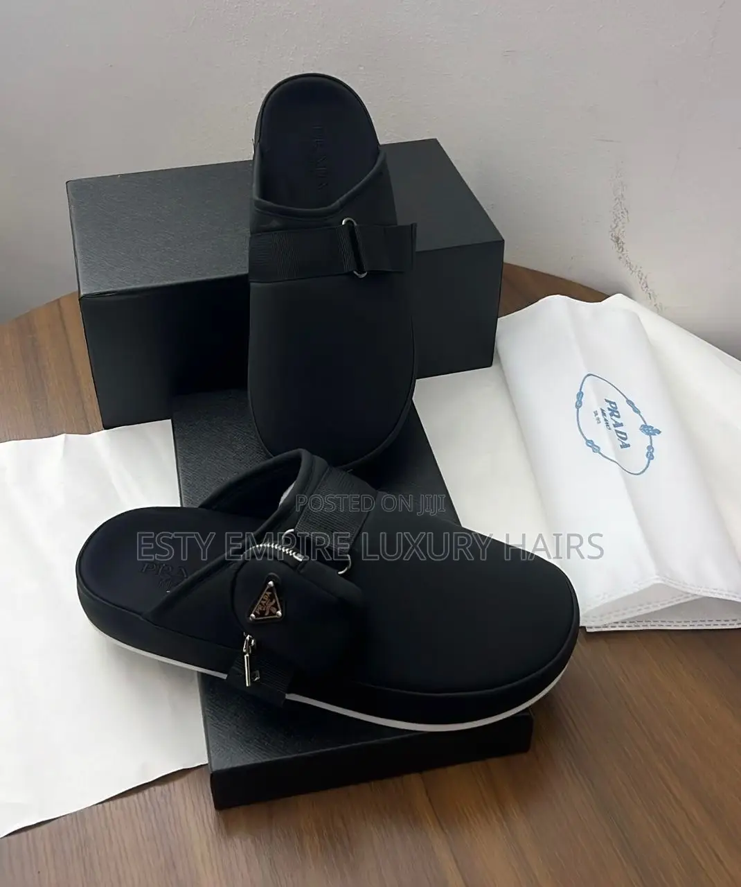 Quality Luxury Prada Black With Detachable Purse