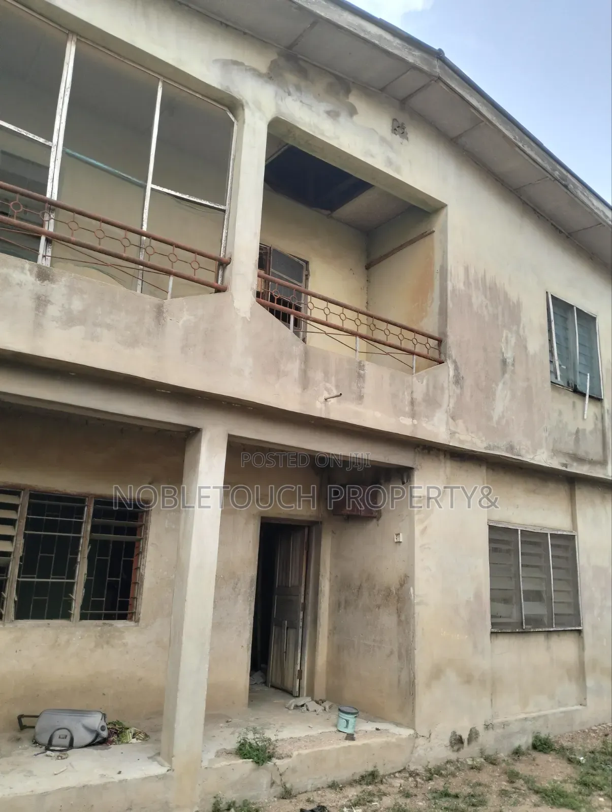 3bdrm Block of Flats in Ijegamo Ikotun Road, Ijegun for sale