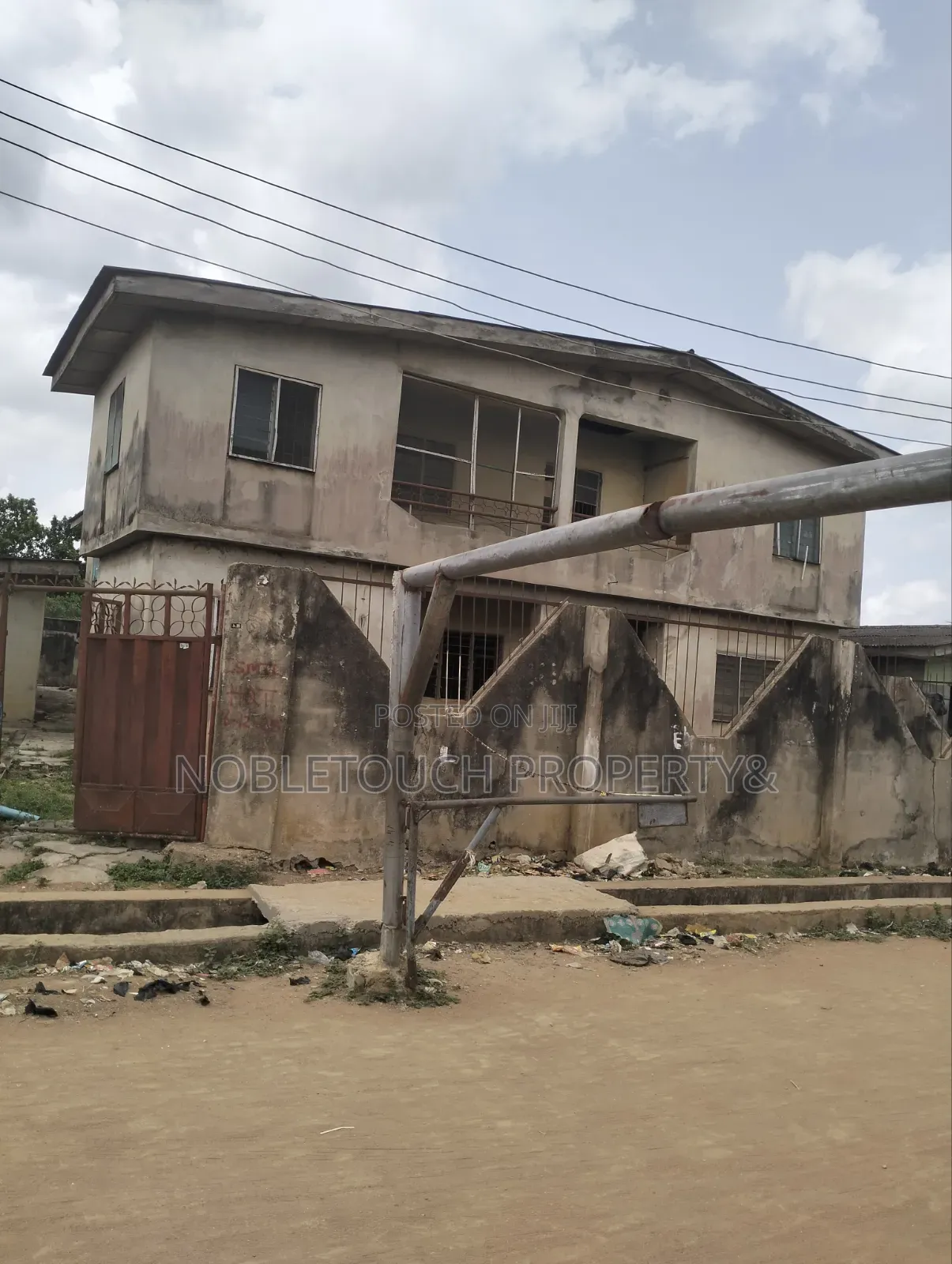 3bdrm Block of Flats in Ijegamo Ikotun Road, Ijegun for sale