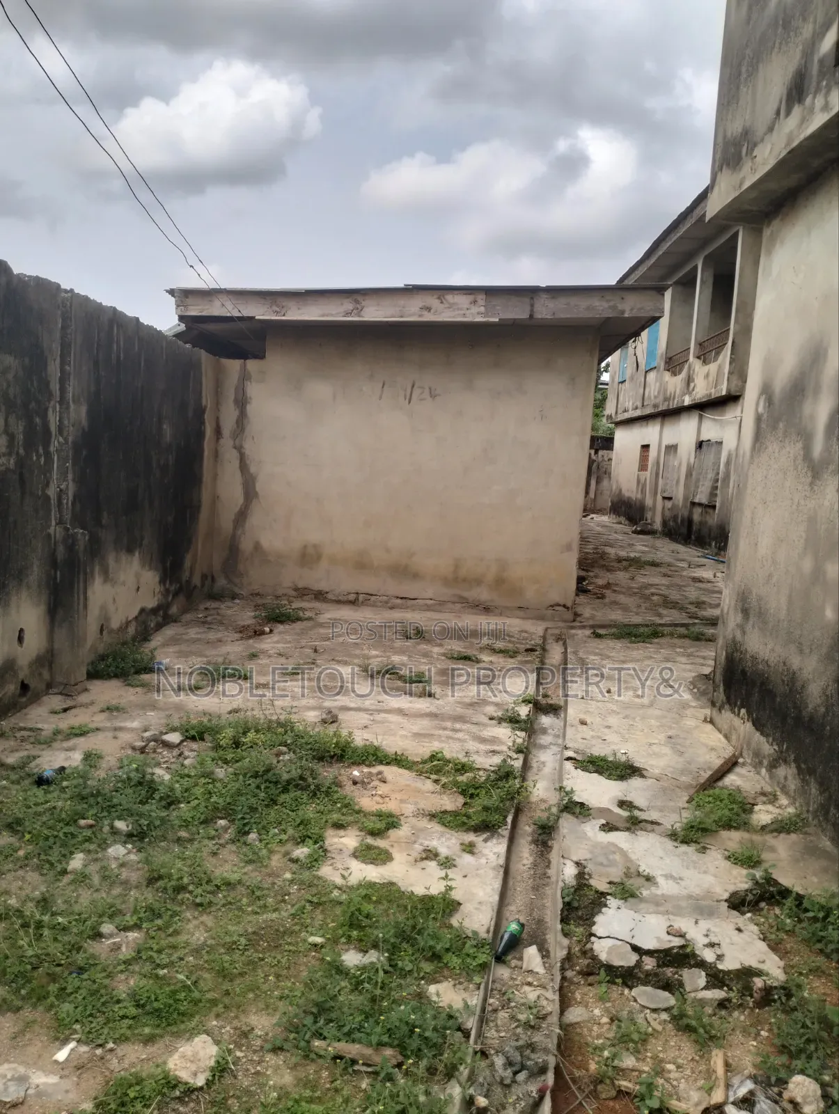 3bdrm Block of Flats in Ijegamo Ikotun Road, Ijegun for sale