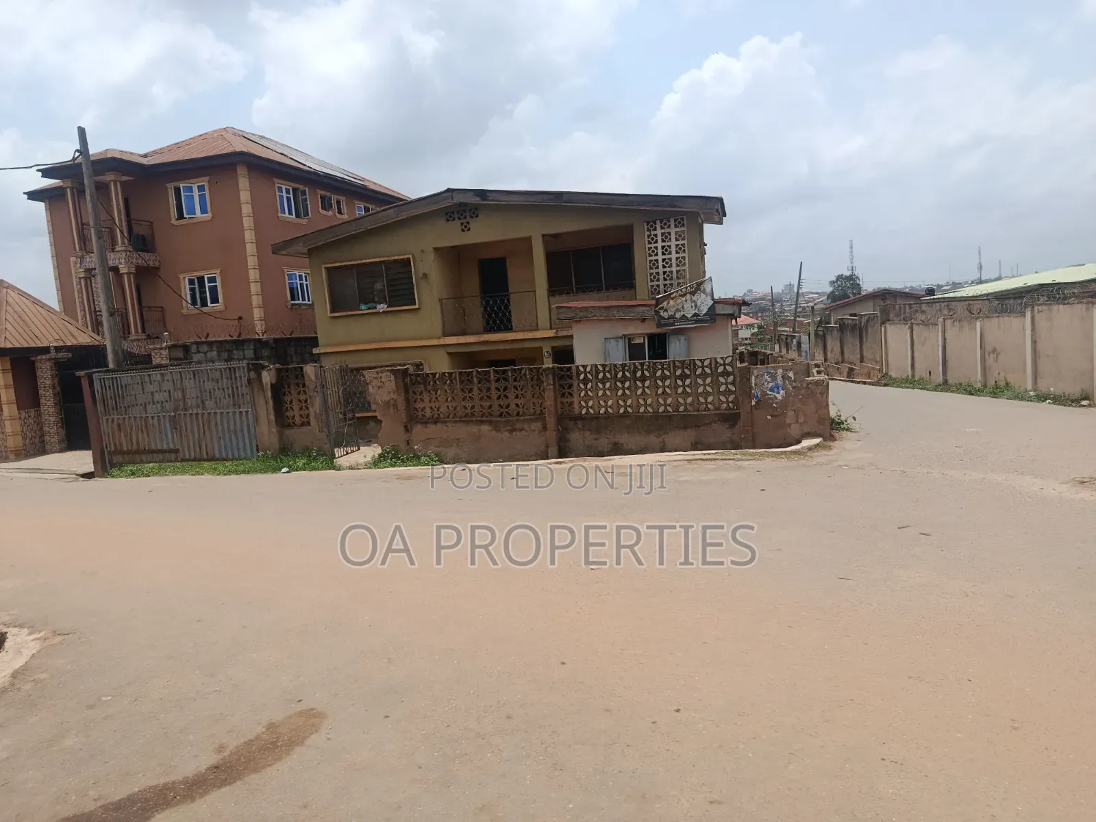 12bdrm House in Nasu Area, Agbowo Ui for sale
