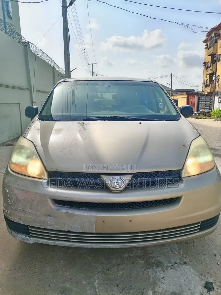 Toyota Sienna CE 2005 Gold