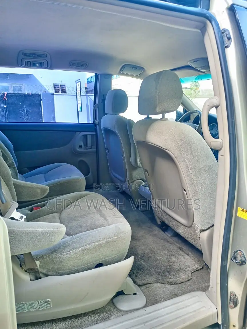 Toyota Sienna CE 2005 Gold