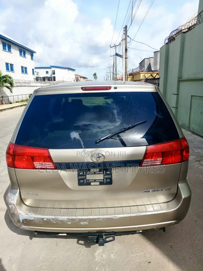 Toyota Sienna CE 2005 Gold