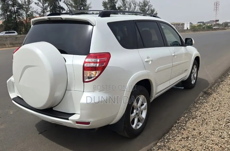 Toyota RAV4 3.5 Limited 2010 White