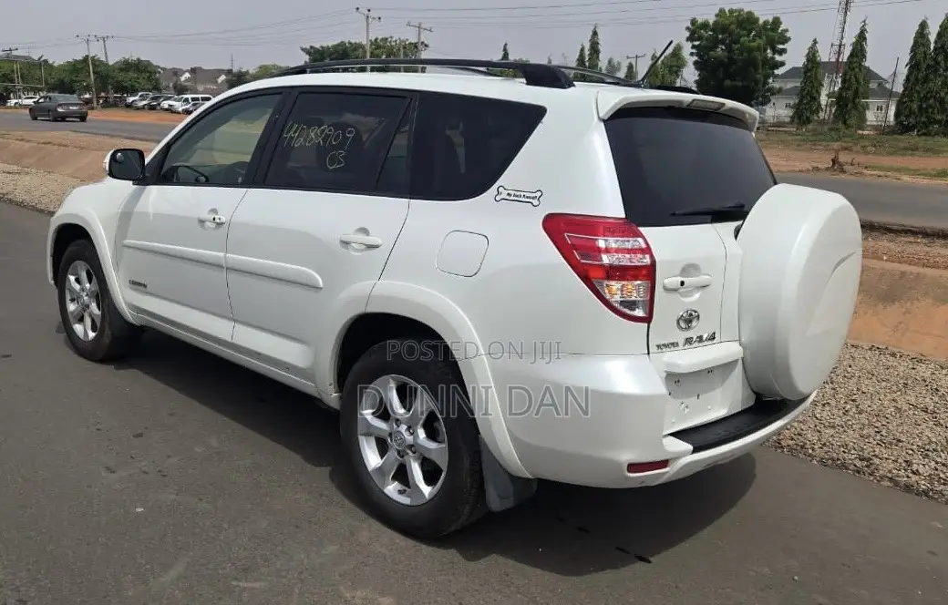 Toyota RAV4 3.5 Limited 2010 White
