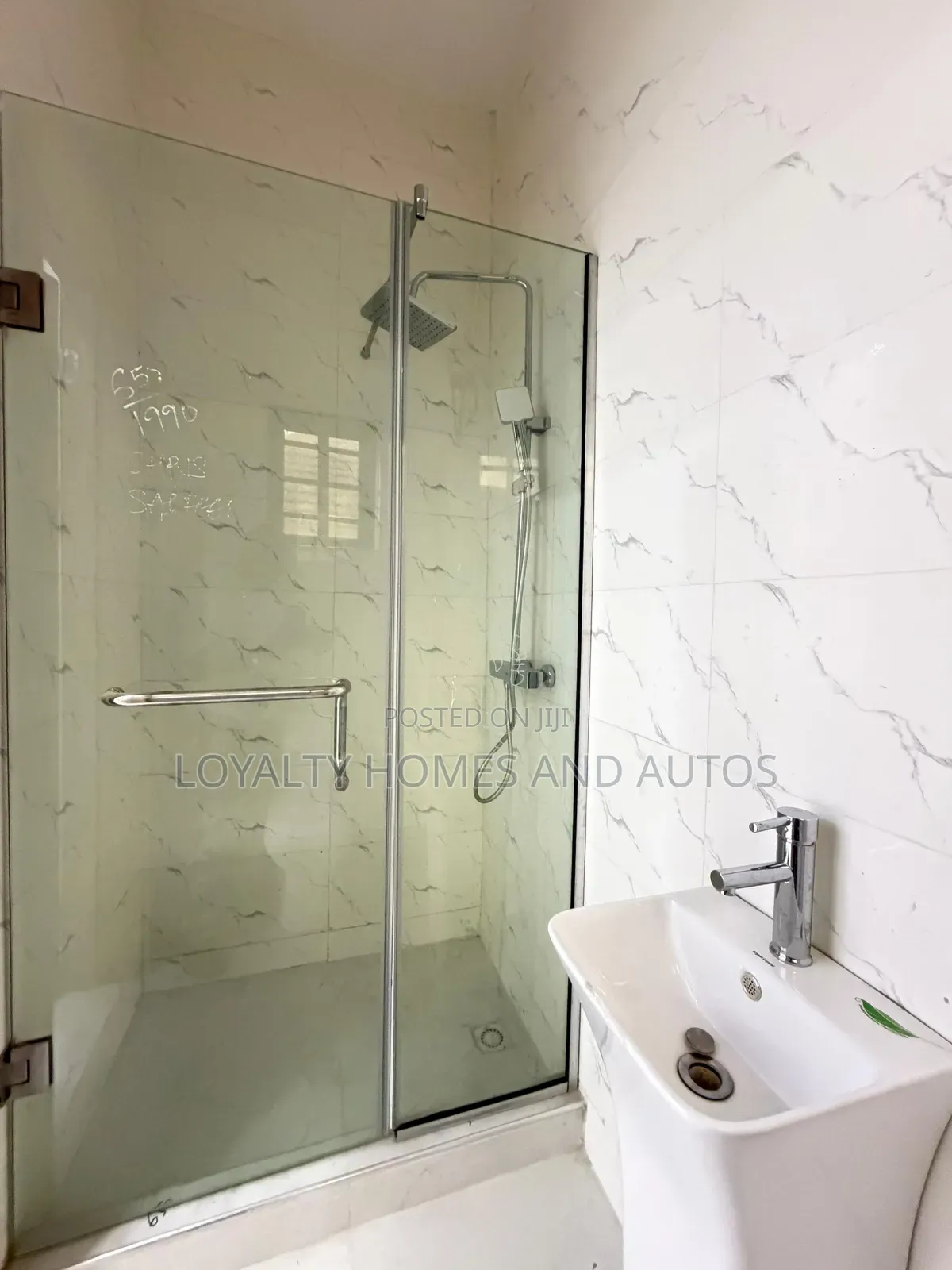 5bdrm House in GRA Phase 2 Shangisha for sale