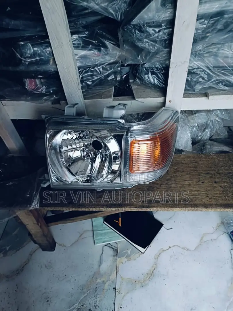 Headlight/Headlamp for Land Cruiser 2 Brand New (Set)