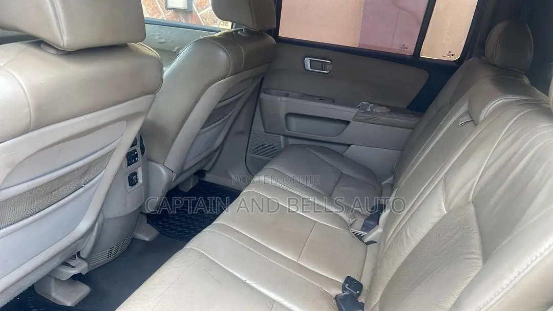 Honda Pilot LX 4dr SUV 4WD (3.5L 6cyl 5A) 2011 Brown