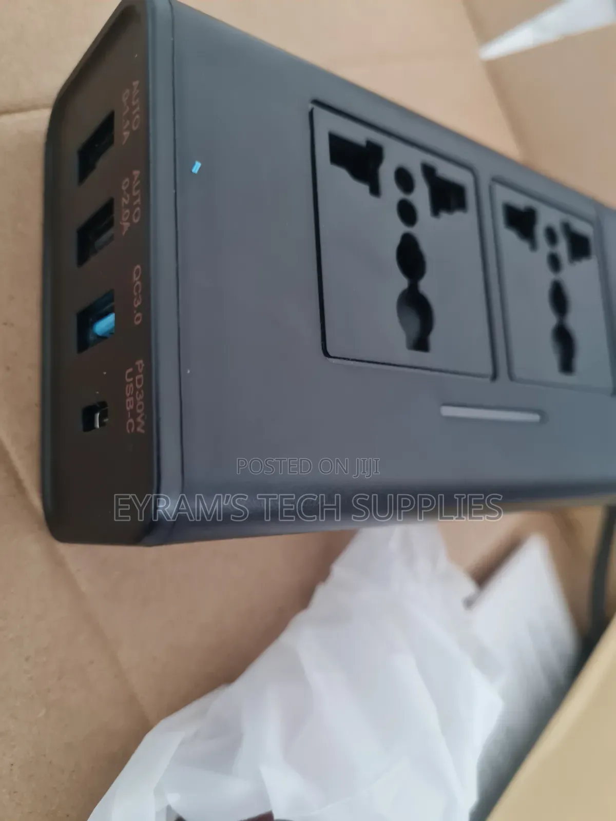 200w Car Power Inverter Usb a Type-C Sockets Power