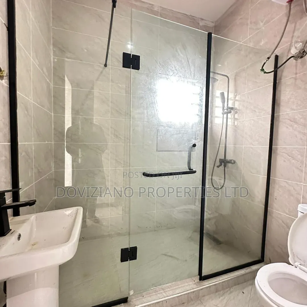 4bdrm Duplex in Ikota for sale