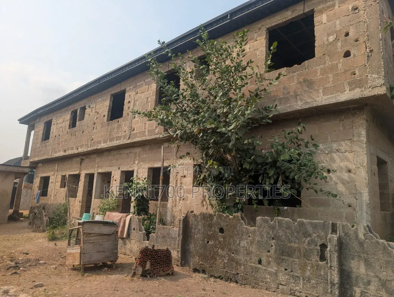 Block of 4 Flats (Carcass) for Sale in Dalemo, Alakuko