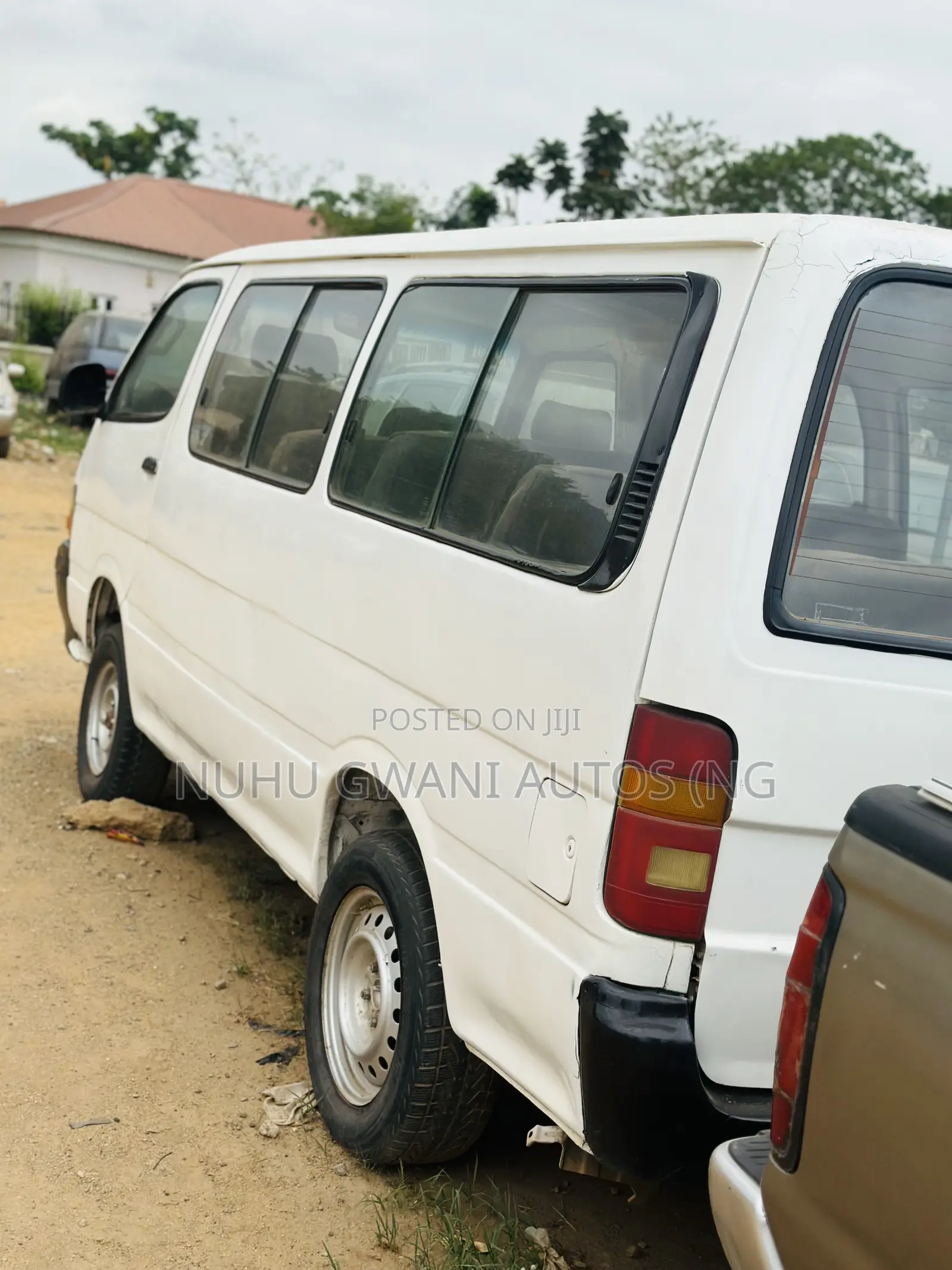 Toyota HiAce 1999 White