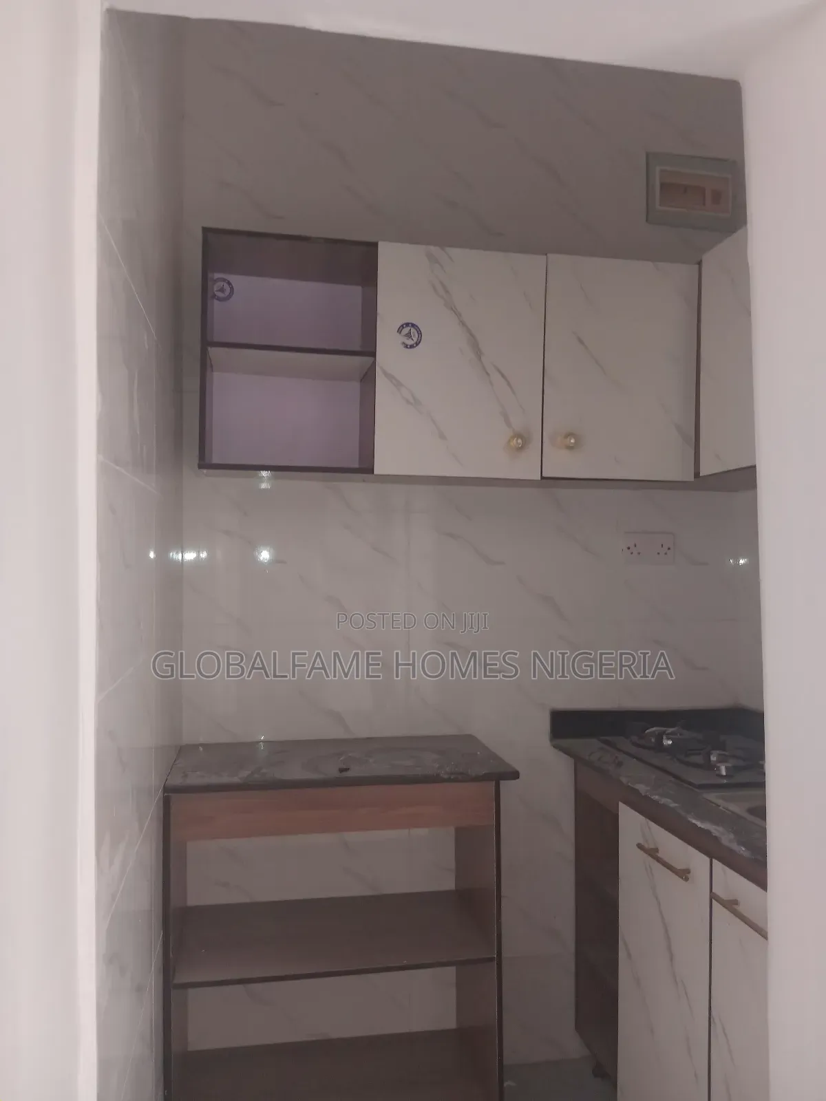 1bdrm Block of Flats in Royal Garden Estate for rent