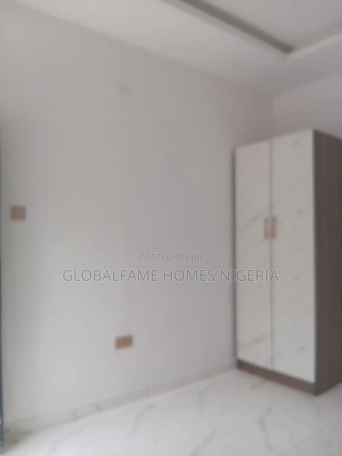 1bdrm Block of Flats in Royal Garden Estate for rent