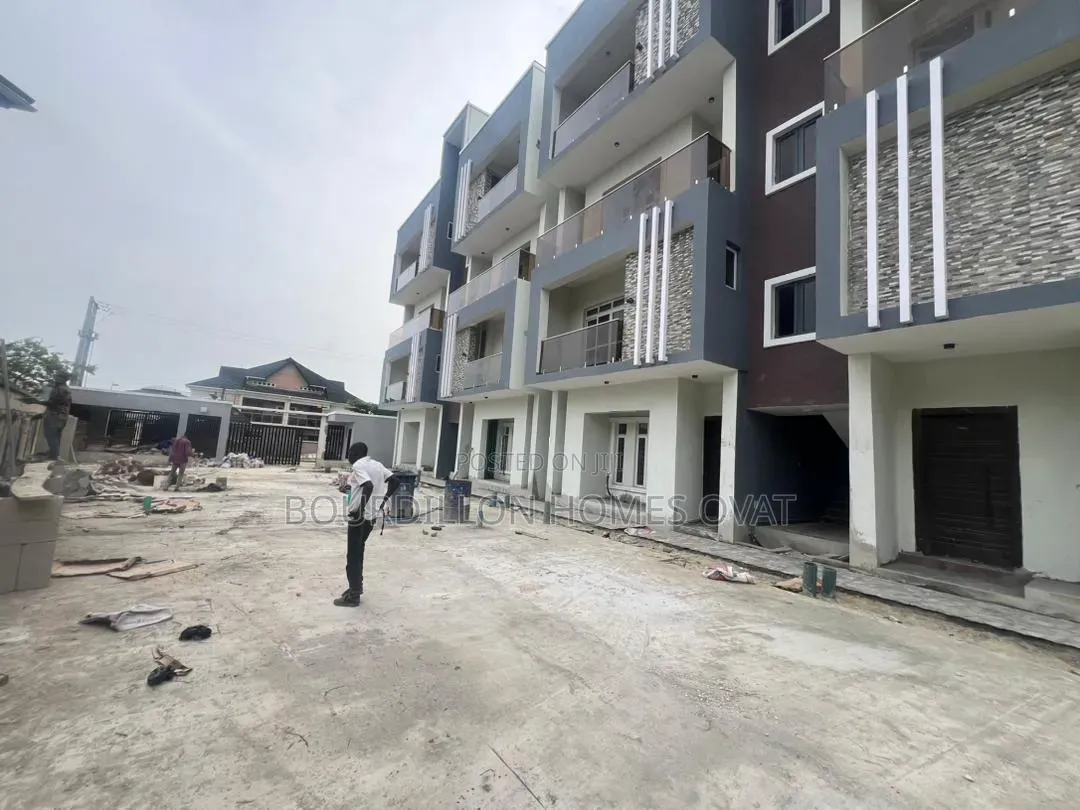 3bdrm Duplex in Lekki Phase 1 for sale