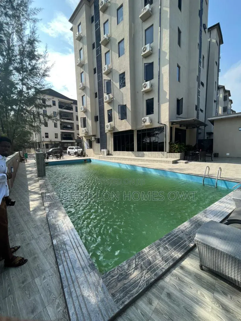 2bdrm Apartment in Lekki Phase 1 for rent